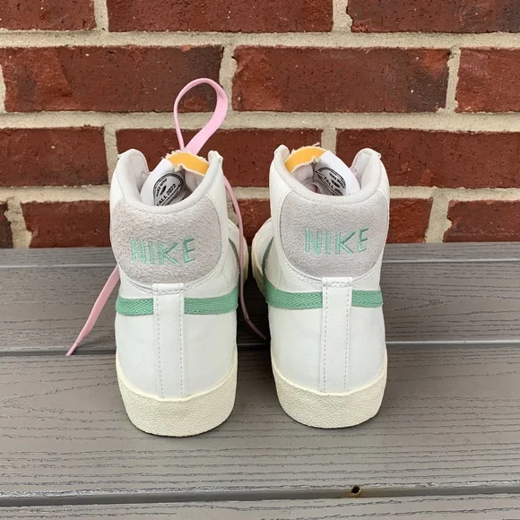 NEW-Nike Blazer Mid '77 Vintage Sneaker (men’s 9/women’s 10.5) NWOT - Picture 4 of 13